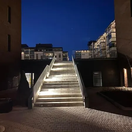 Moderni Yksioe Huippu Sijainnilla